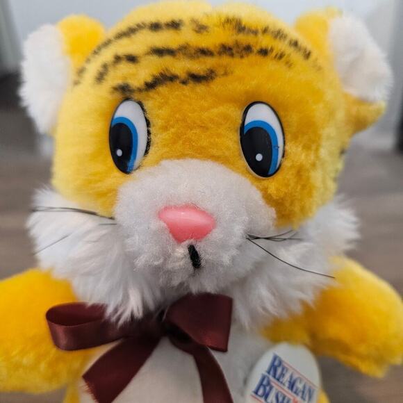 Vintage House of Lloyd Reagan Bush 1984 Bear Yellow 8" Political Republican - Picture 4 of 10